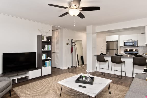 910 Penn - Open floor plans