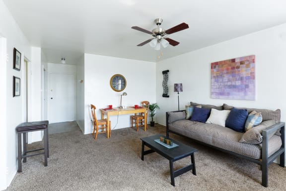 Quality Hill Towers - Ceiling fans