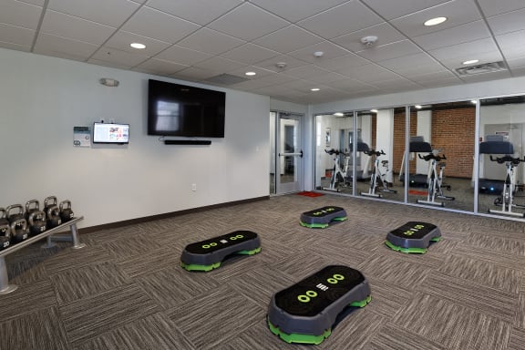 Quality Hill Towers - Fully-equipped fitness center