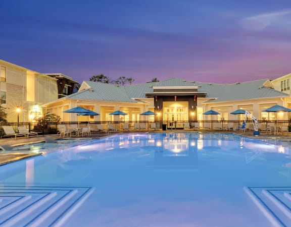Everlee - Resort-style saltwater swimming pool