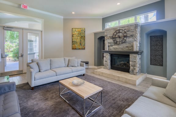 Versant Place Apartments - Resident lounge