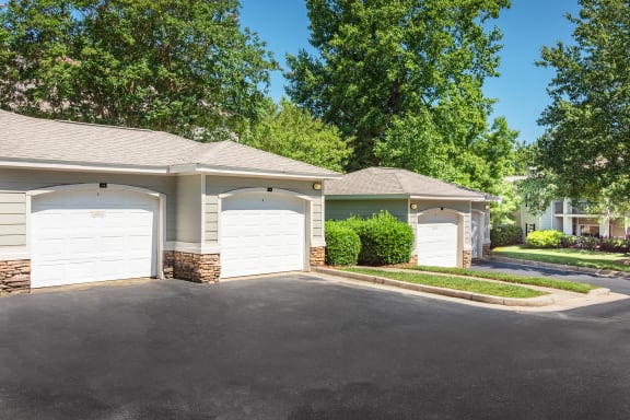 Cheswyck at Ballantyne garages
