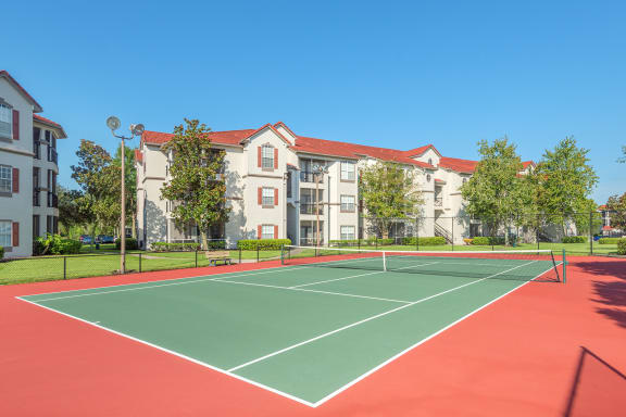 Asprey at Lake Brandon Apartments lighted tennis court