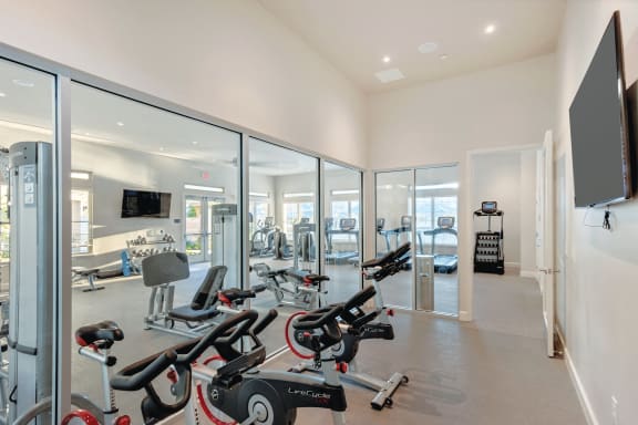 Everlee 24-hour fitness center