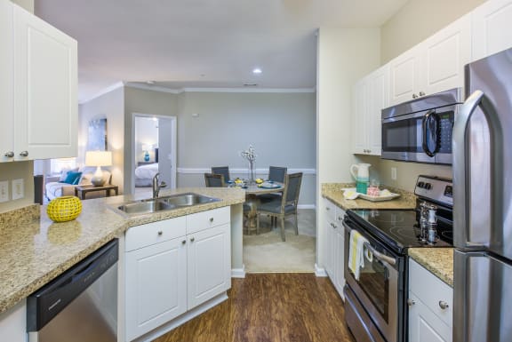 Cheswyck at Ballantyne apartments interior kitchen