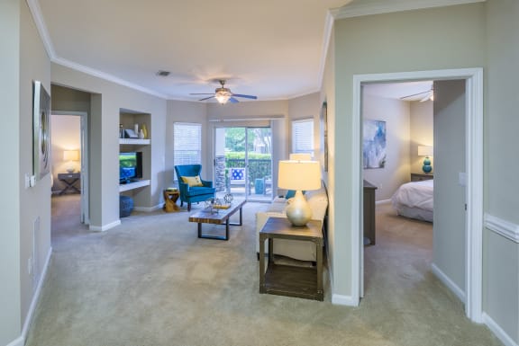 Cheswyck at Ballantyne apartments interior crown molding