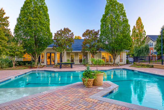 Evergreen Lenox Park Apartments pool