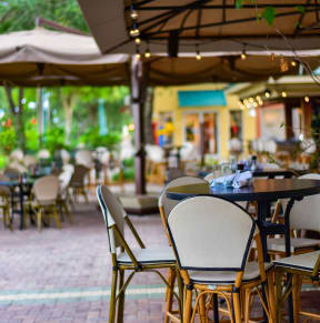 Outdoor Seating Area at Hampton Apartments in Clearwater, FL 33759