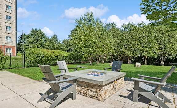 outdoor fireside retreat and social gathering area at HighPoint apartments
