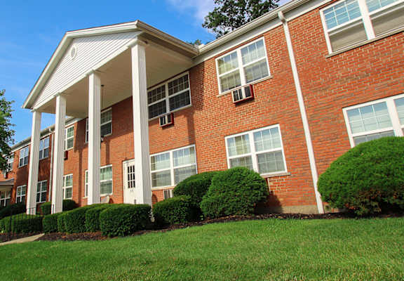 This is a photo of a building exterior at Lake of the Woods Apartments in Cincinnati, OH.