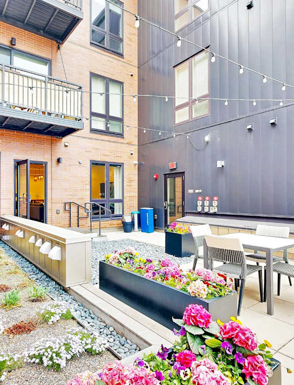 Terrace Firepit Patio at The M on Hennepin, Minnesota, 55414