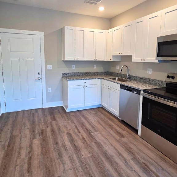 Eat-In Kitchen at Greenwood Commons Apartments, Delaware, OH