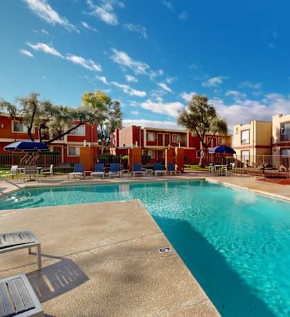the swimming pool at La Terraza, Phoenix, AZ, 85018