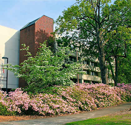 A building with a sign that says "Croton" on it.