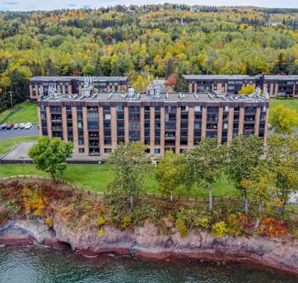 Les Chateaux is on the shores of lake superior with beautiful views 