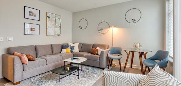 Living Room at Mosaic Summit Pointe in Chesapeake, VA