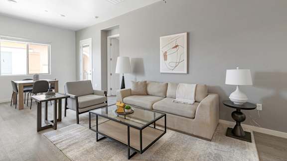 Linda Vista Luxury Rentals in Oro Valley, Arizona Model Living Room