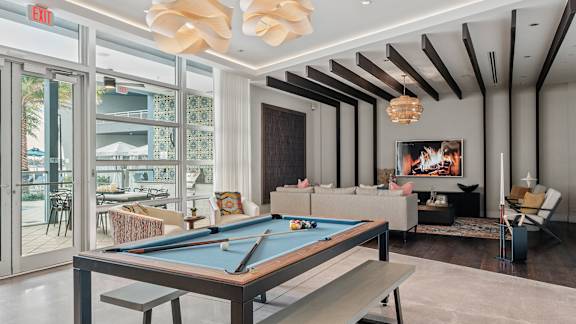Miami, FL Apartments - LaVida - Clubhouse