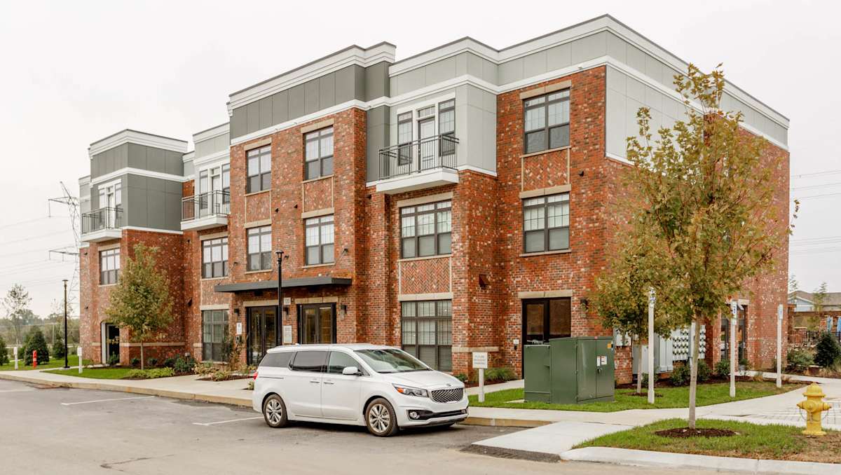 Vintage Foxland Apartments exterior - Gallatin, TN