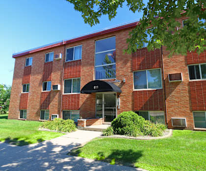 Como Lake Estates exterior, St. Paul, Minnesota
