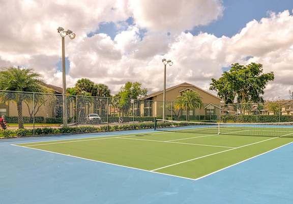 Tennis Court at Water's Edge Apartments, FL 33351
