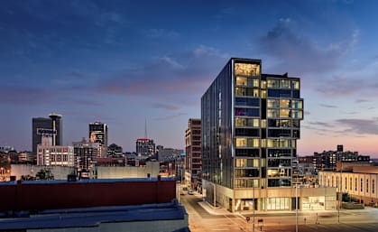 Reverb Apartments in Kansas City, Missouri Exterior at Dusk