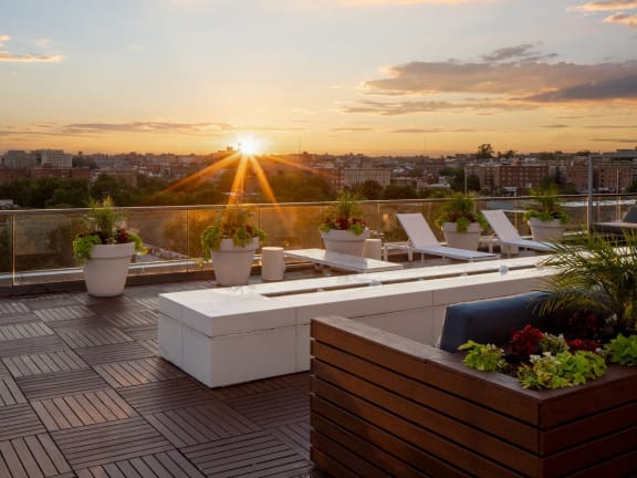 Alton District Luxury Apartments in Washington, DC Rooftop Patio with Seating