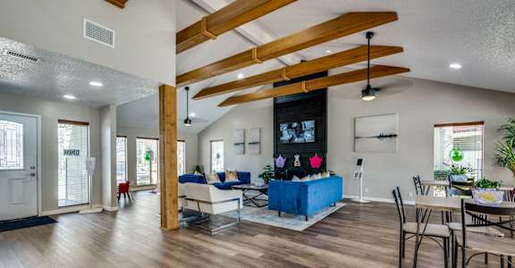 Cobble Hill Apartments in Fort Worth, Texas Clubhouse Lounge