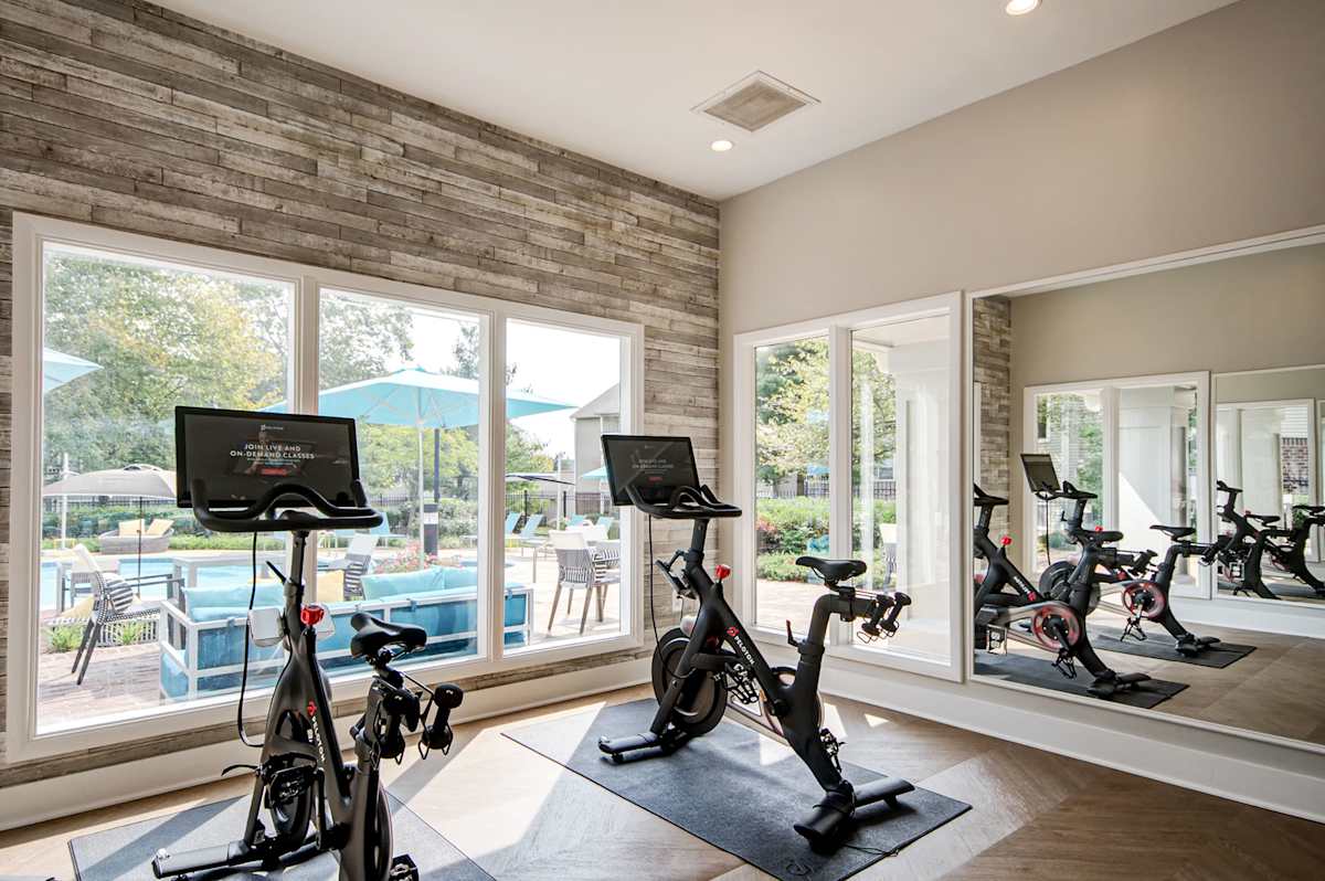 Saddle Ridge Apartments fitness center - Ashburn, VA