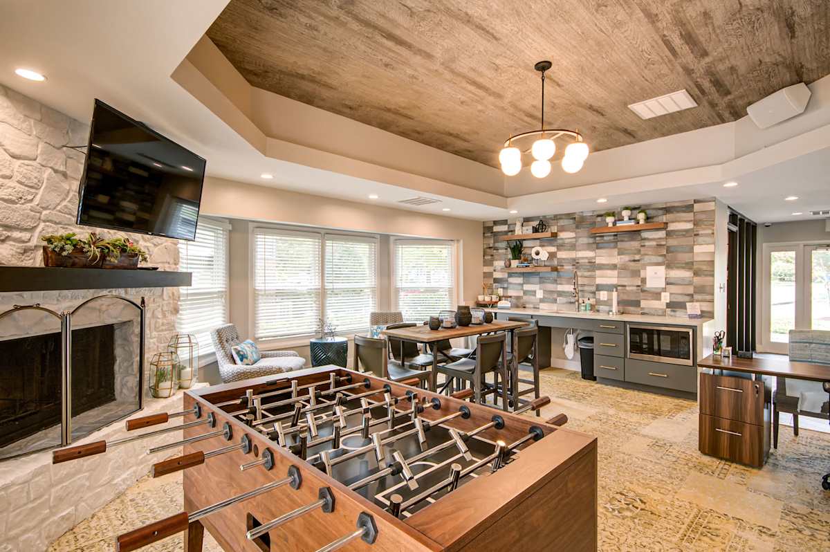 Saddle Ridge Apartments game lounge - Ashburn, VA