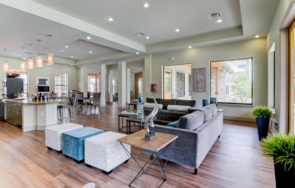 Volar Luxury Apartment Homes Clubhouse Lounge