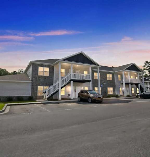 building with trees at Uphill Flats, Decatur, 30032
