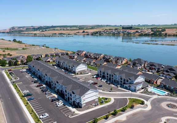 Tides at Willow Pointe Apartments in Richland, Washington Aerial View of Property and Waterfront