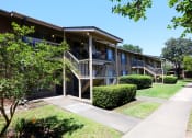 Thumbnail 17 of 21 - Diamond Lakes exterior.