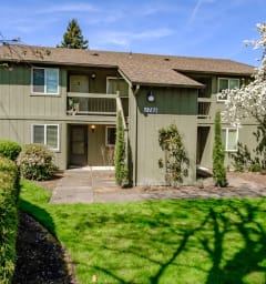 The Clairmont Apartments in Eugene, Oregon Exterior