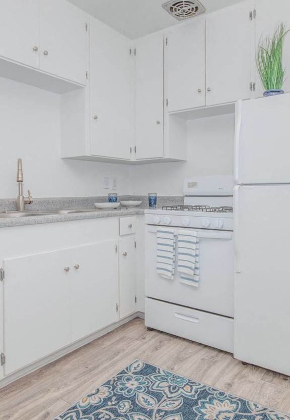 Country Club Apartments in Tucson, Arizona Model Kitchen