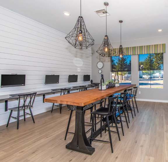 Port Royale Luxury Apartment Homes in Tucson, Arizona Business Center