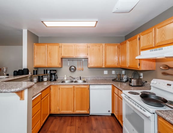 Brentwood Estates in Springfield, Oregon Model Kitchen