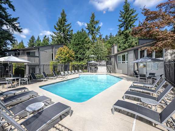 Vue Kirkland Apartments in Kirkland, Washington Pool with Lounge Chairs