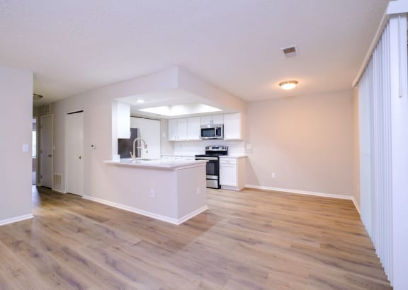 Luxurious Bathroom at Perimeter Lakes Apartments, Ohio, 43017