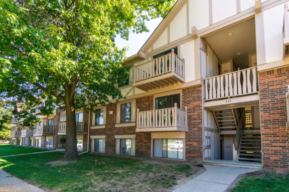 Front View at Rivers Edge Apartments in Waterford Twp, MI 48327