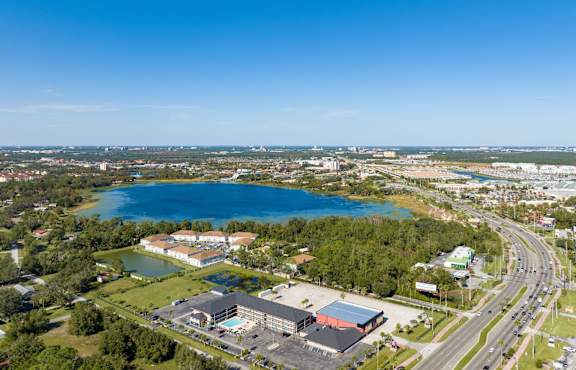 Aerial view of townhomes at Estates at Lake Cecile