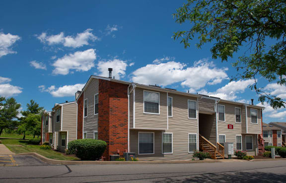 Exterior Building View at Chestnut Ridge Apartments, Pittsburgh