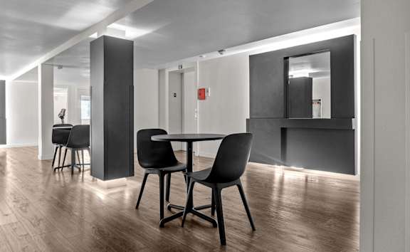 The Broadmoor Apartments in Spokane, Washington Lounge