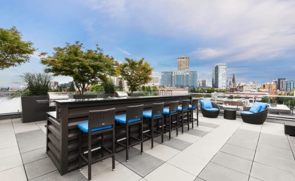 Viva Apartments Rooftop Lounge with City Views