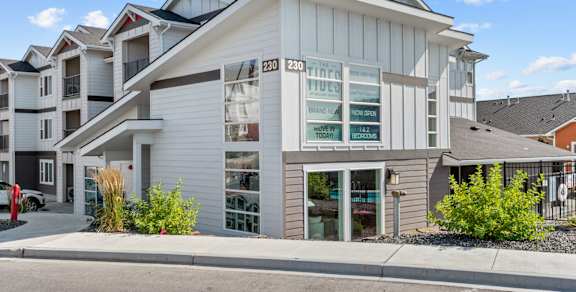 The Tides at Willow Pointe Apartments Exterior Building