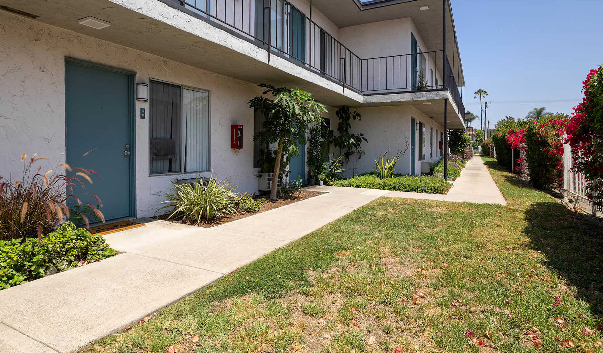 Valle at 9061 Kenwood 8 of 12