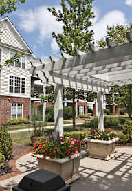 A white pergola at Times Square, Dublin, 43016