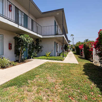 Valle at 9061 Kenwood 12 of 12
