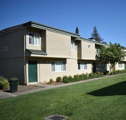 Mutual Housing at River Garden units, lawn